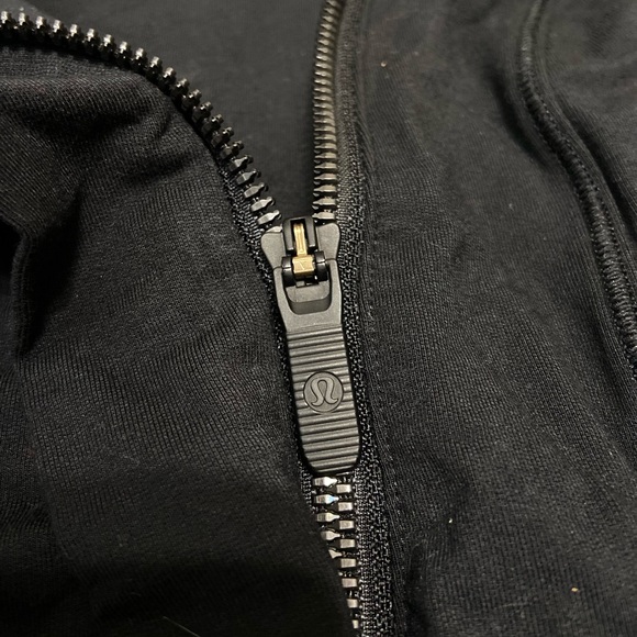 LULULEMON 🍋 - Picture 6 of 9